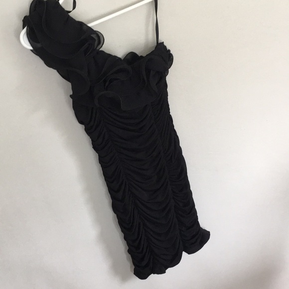 BLACK ONE SHOULDER RUFFLED DRESS - Picture 3 of 5